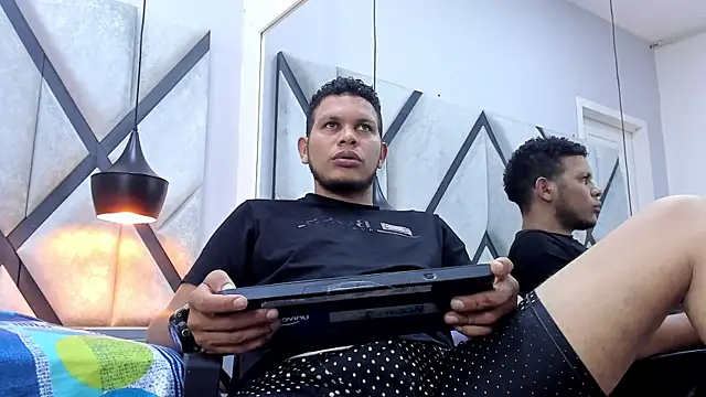 NohaBrooks: απευθείας συνομιλία ΧΧΧ