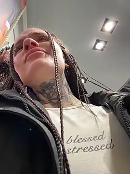 Chatroom XXX en direct de KishaMur