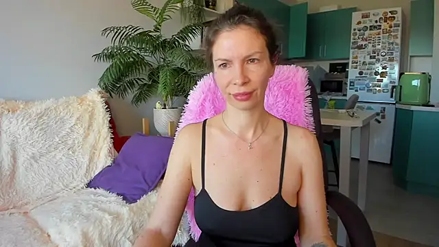 ChristinaGlory Chat XXX live