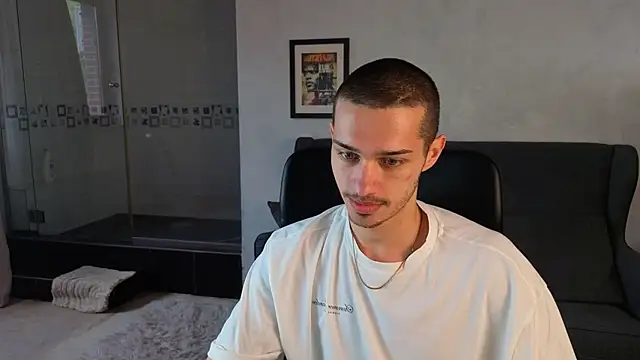 Chatroom XXX en direct de KaydenDrew