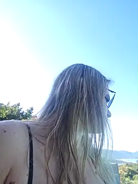 BLONDKICIA1 Show Webcam