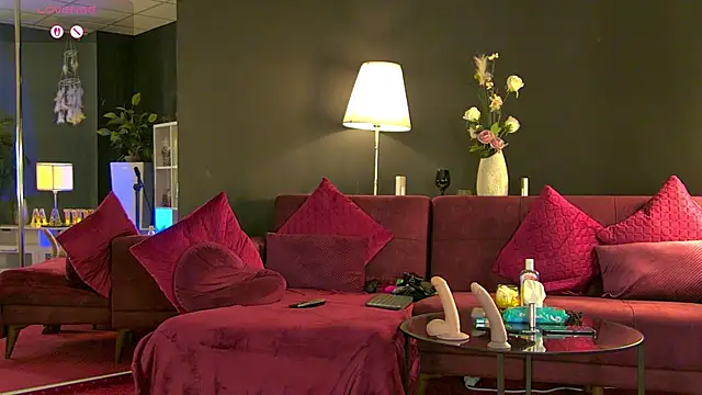 MaddyHeart webcam show