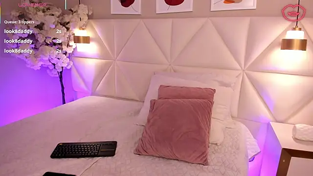 Mavis_luxury Adlı Modelin Canlı XXX Sohbeti