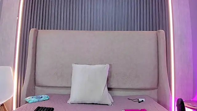 LezyTompson Live XXX-Chat