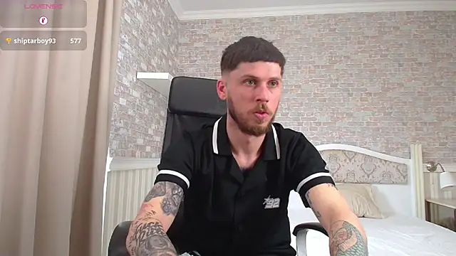 JonahShaw – Naživo XXX chat