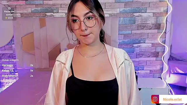 XXX chat uživo modela cloe_1tay