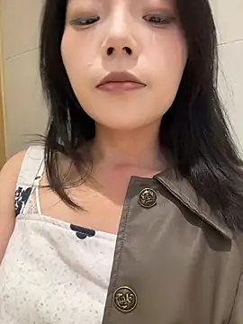 kara-tt élő XXX-chatje