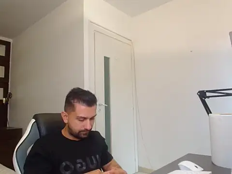 Онлайн чат XXX BryceReign