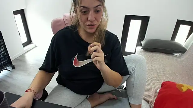 Dyana_Kaylinn's Webcam Show