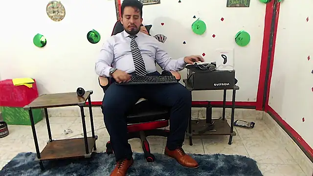 Show de KalethBigDick na webcam