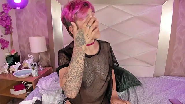 DannyRouds élő XXX-chatje