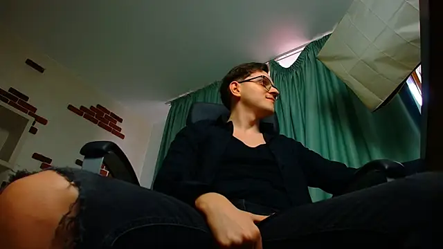 Show modela FelixStarkk na web-kameri