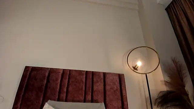 AnnaDenver Adlı Modelin Canlı XXX Sohbeti