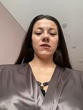 دردشة OnlyLeiLa الجنسية المباشرة