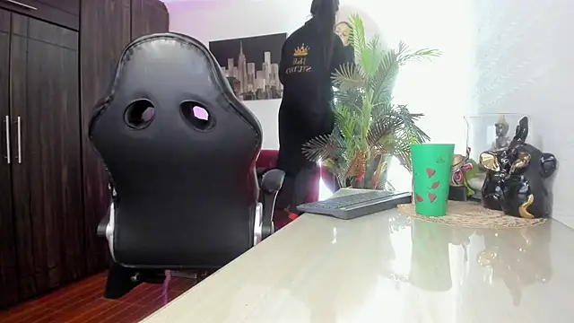 Amaia_Bushida Chat XXX in diretta