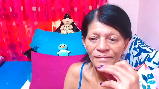 SLUTTYROXYn Live XXX chat