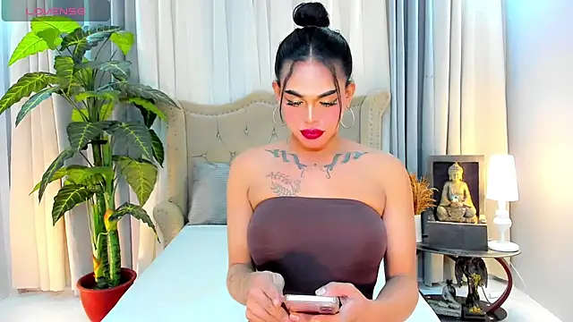 Вебкам-шоу MochaliciousTransOnTop