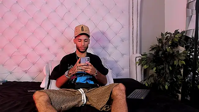 Thiagoferreti Adlı Modelin Web Kamerası Şovu