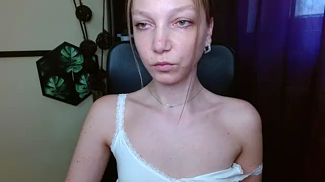 دردشة EmillyPlay الجنسية المباشرة