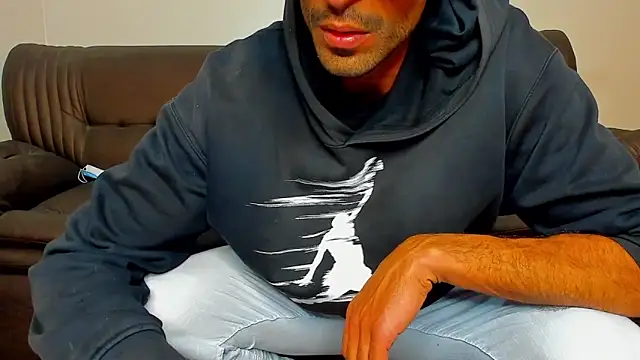 KingVibes7 Adlı Modelin Canlı XXX Sohbeti