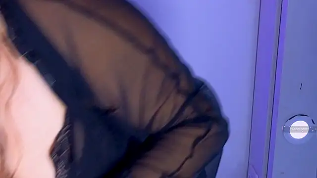 Piafisher_2's Live XXX Chat