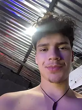 MeilyMuse_Maximus: διαδικτυακό σόου στην κάμερα