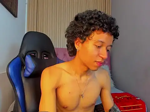 NobaCortez: διαδικτυακό σόου στην κάμερα