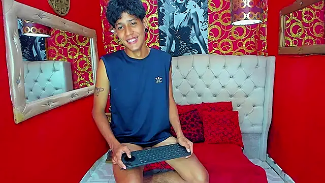 straightyoungpein: онлайн-секс-чат