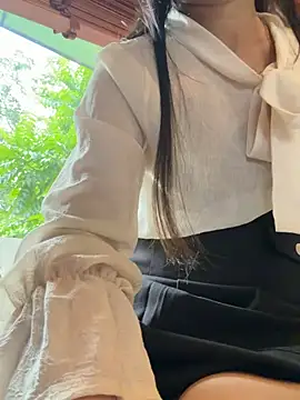 Tina_995 লাইভ XXX চ্যাট