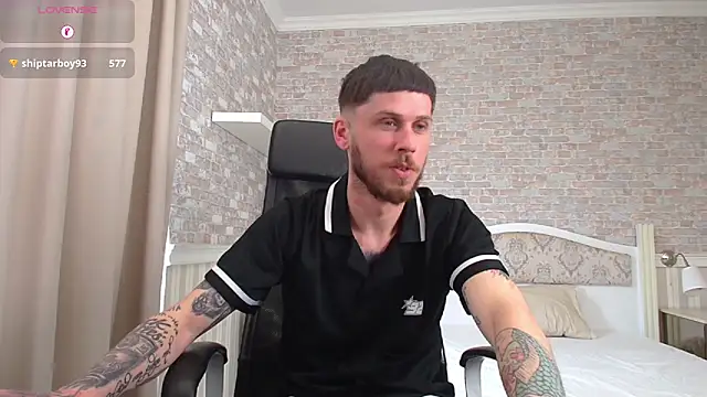 Czat XXX na żywo – JonahShaw