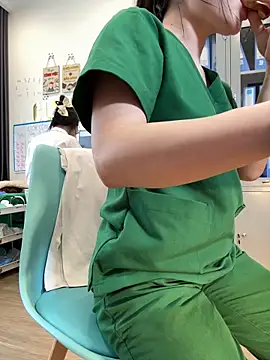 Pokazy przed kamerką – secretly_masturbating