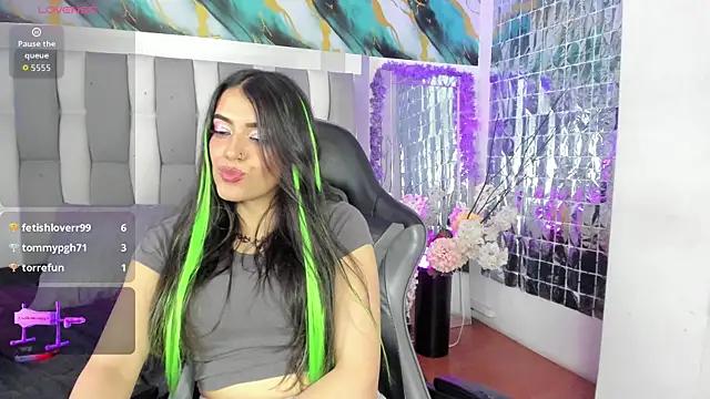 Chat XXX en directo de IsaDiiaz