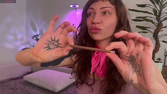 Chat XXX ao vivo de Damsel__