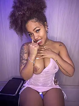 Czat XXX na żywo – riri_brunnete