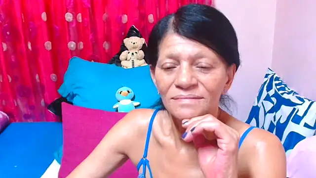 Онлайн чат XXX SLUTTYROXY