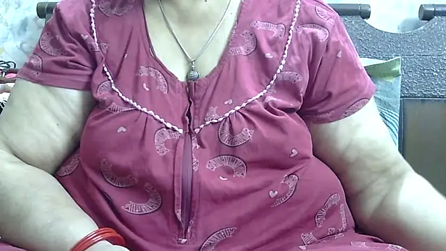 Kavya_XX Show in webcam