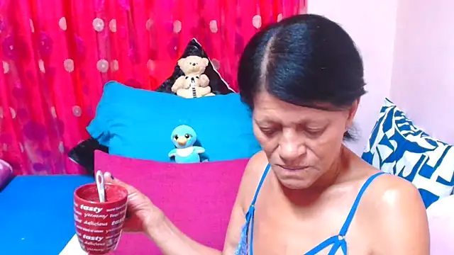 SLUTTYROXYのライブXXXチャット