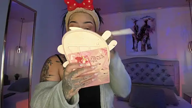 ayshel__ Adlı Modelin Canlı XXX Sohbeti