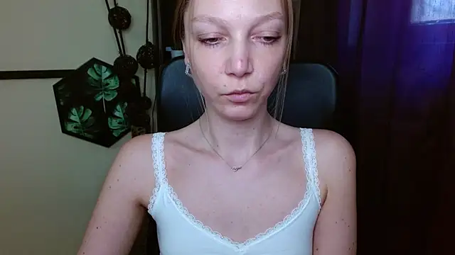 EmillyPlay Live XXX-chat