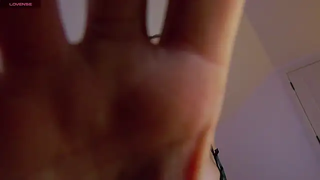 KhloeK live XXX chat