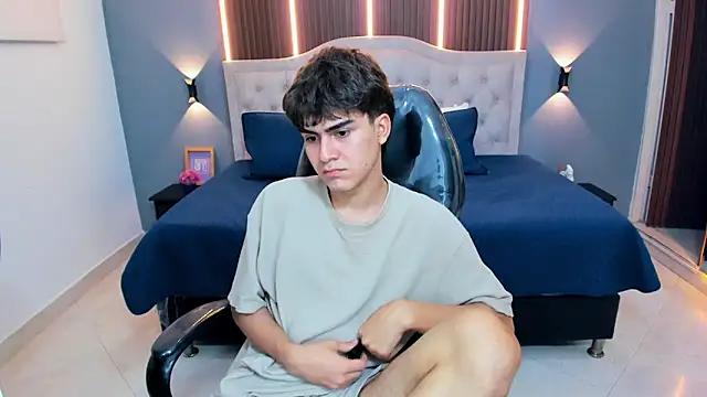 Tommy18__ – Naživo XXX chat