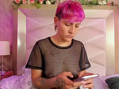 Živý XXX chat DannyRouds