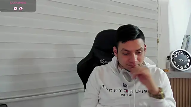 Rick_Adams 现场XXX聊天