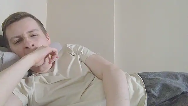 your_andy: διαδικτυακό σόου στην κάμερα