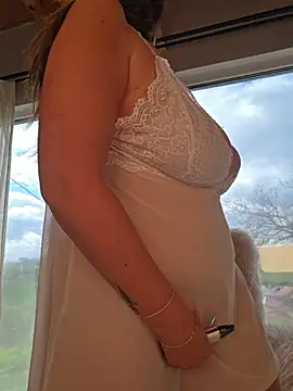 ellaxxstar – Kamerová šou