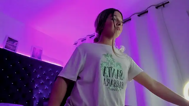 Chat +18 de BellaRoge ao vivo