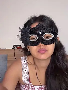 raavigirl Chat XXX in diretta