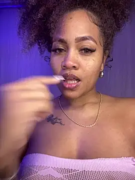 Show de riri_brunnete na webcam