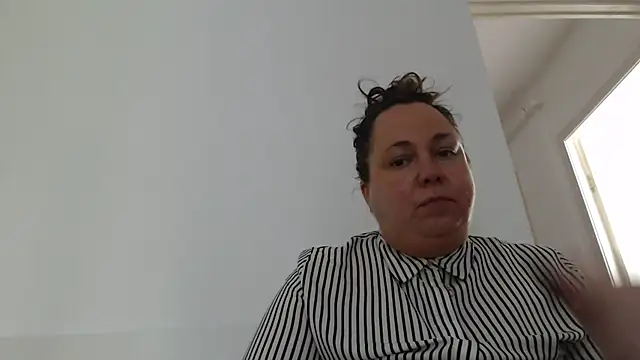 WendyRhoades live XXX chat