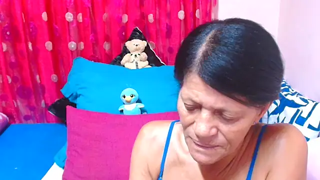 SLUTTYROXY 网络视讯表演